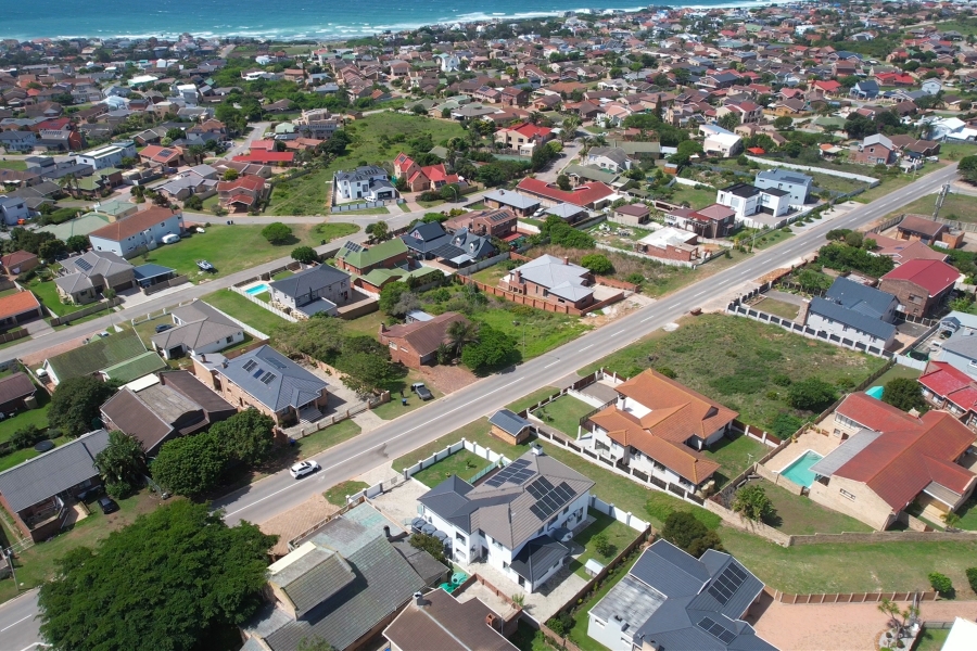4 Bedroom Property for Sale in Wavecrest Eastern Cape